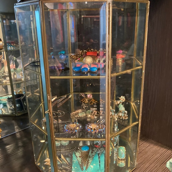 BOOKMARK MY CLOSET (BUY OR TRADE) - Picture 4 of 12